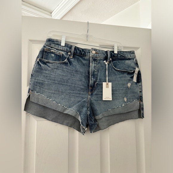 Good American Good Curve Short NWT - Picture 6 of 12
